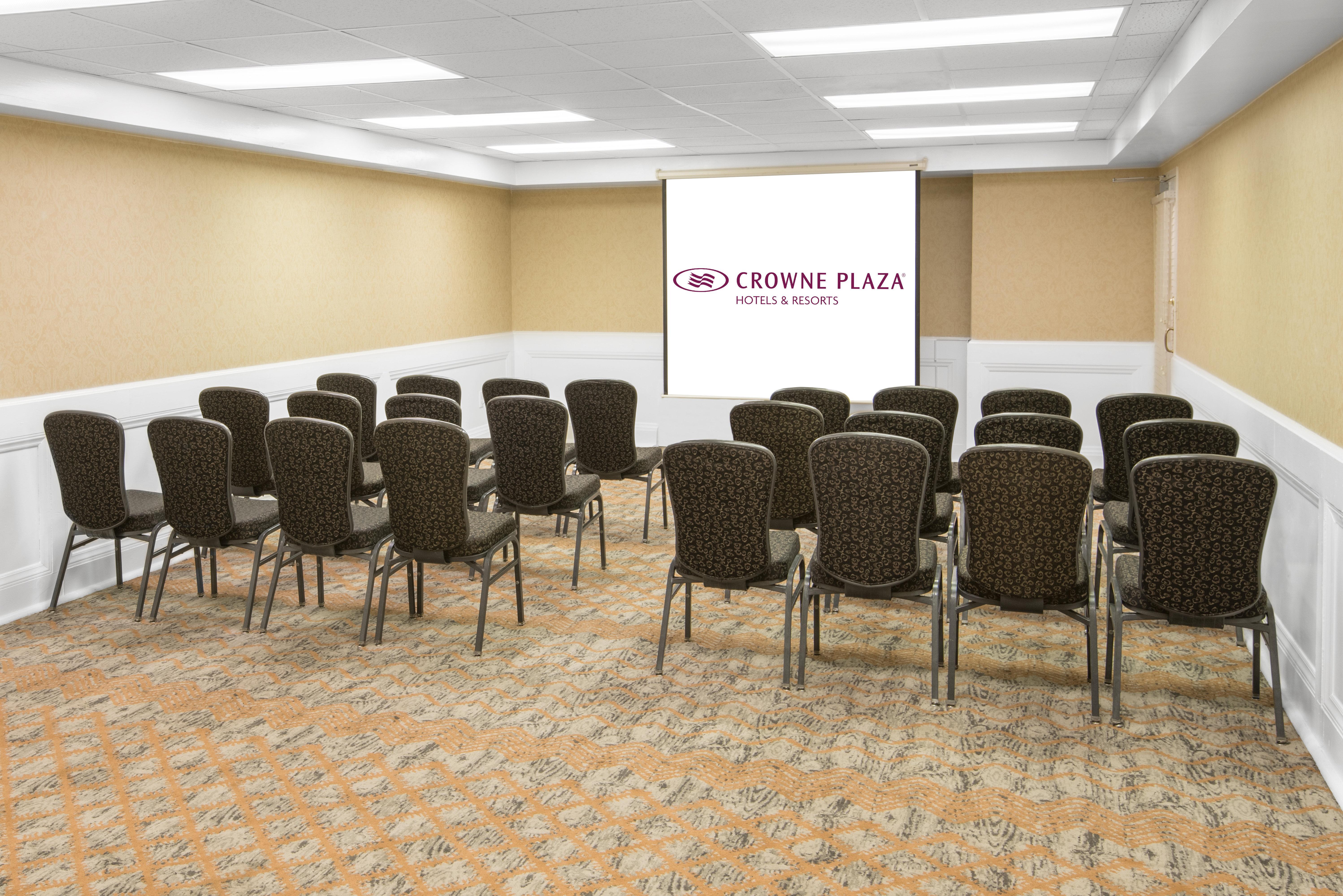Crowne Plaza By Ihg Resort 4*