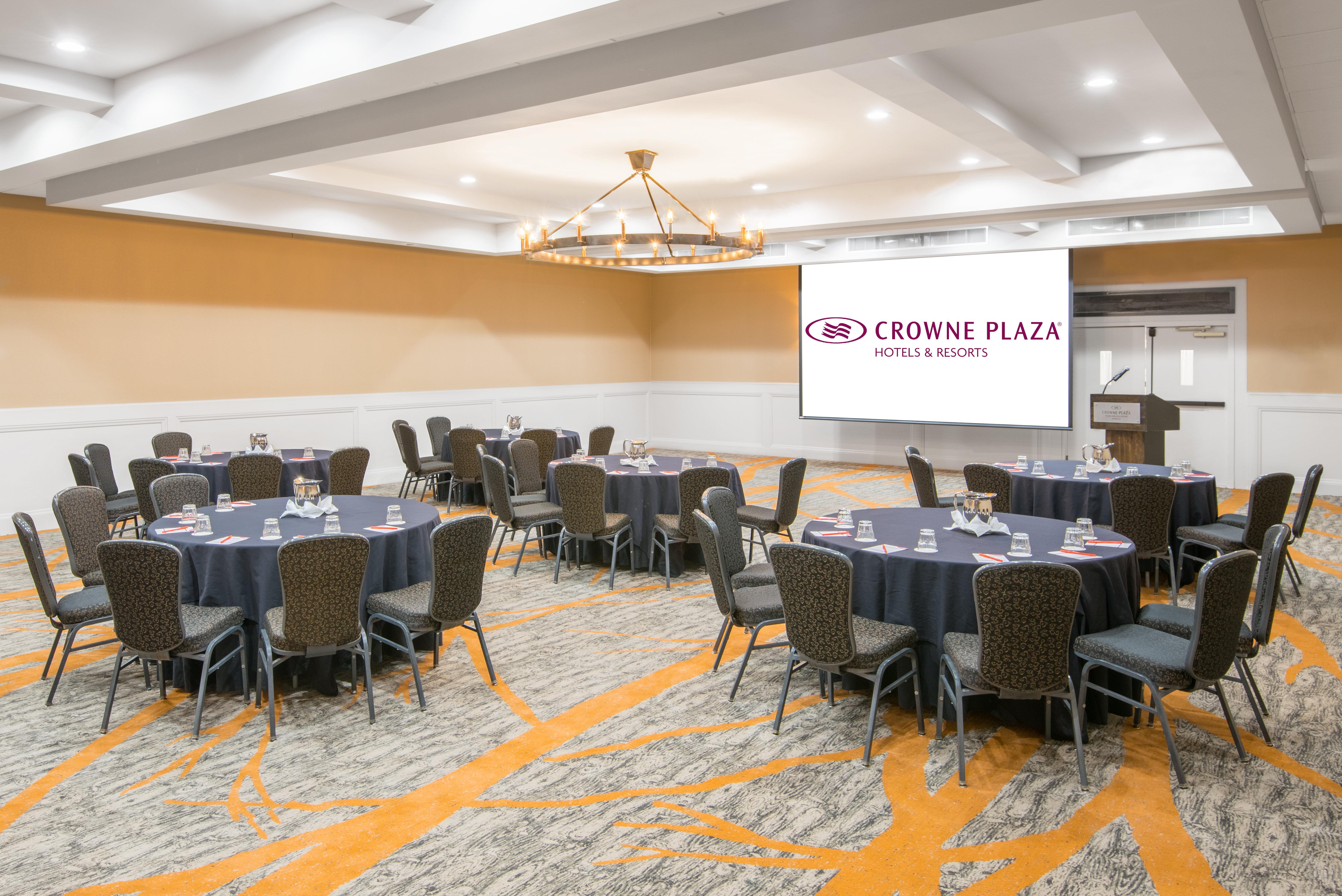 Crowne Plaza By Ihg 4*