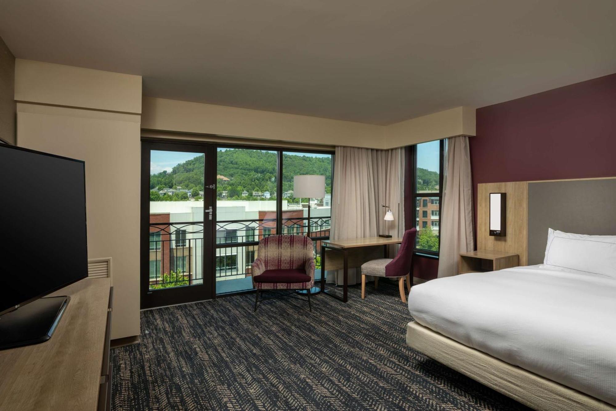 Hilton Biltmore Park Hotel 4*