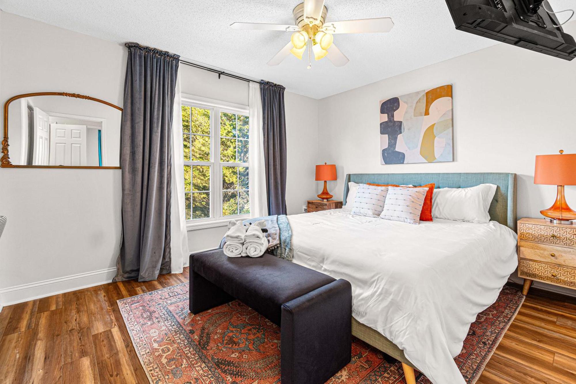 Holiday home Chic Boho Retreat: Movie Theater, Hot Tub, Game