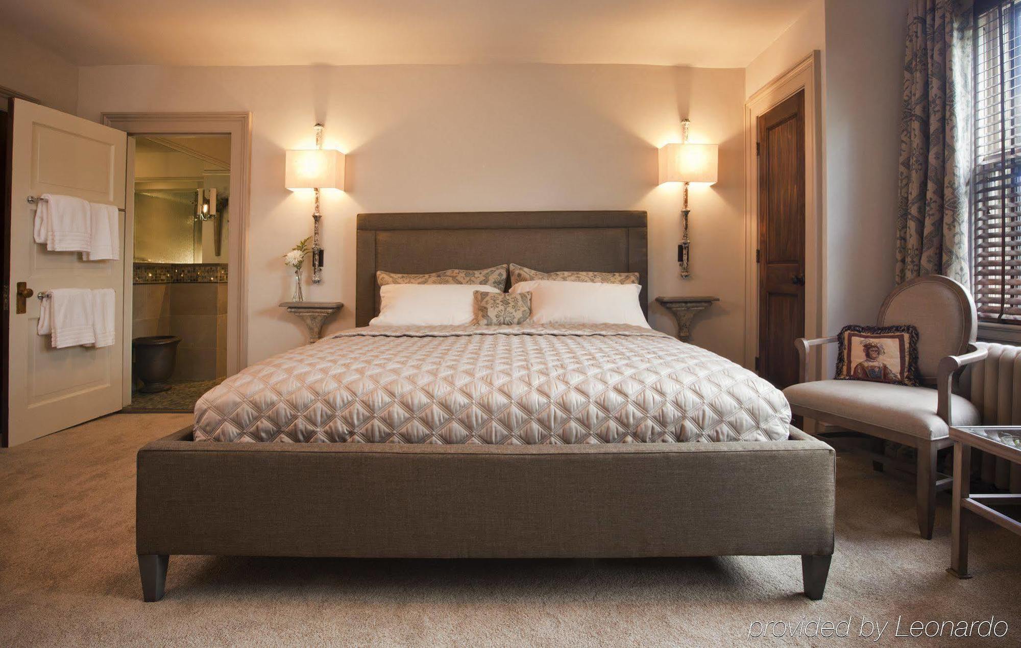 1900 On Montford Bed & Breakfast