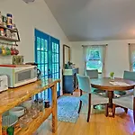 Cozy And Charming Asheville Cabin 5 Mi To Downtown!