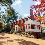The Applewood Manor