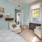 Sweet Biscuit Inn