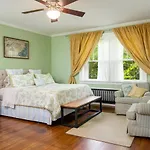 Sweet Biscuit Inn