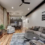 Fabulous Downtown 2 Bedroom Condo