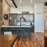 Impressive 2 Bed 2 And A Half Bath City Center Condo With Ev Charger