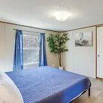 Pet-Friendly Home About 5 Mi To Blue Ridge Parkway!