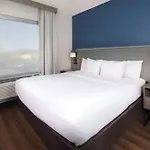 Comfort Suites Outlet Center
