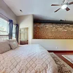Lofts On Lexington