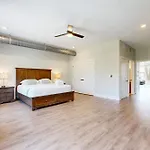 Haywood Chic Retreat Unit 215