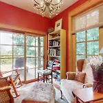 Elkhorn Cabin & Eagles Wing Lodge