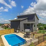 Ultra Luxurious House In The Heart Of Asheville With Private Hot Tub