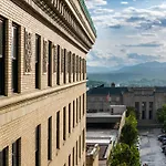 Flat Iron Hotel