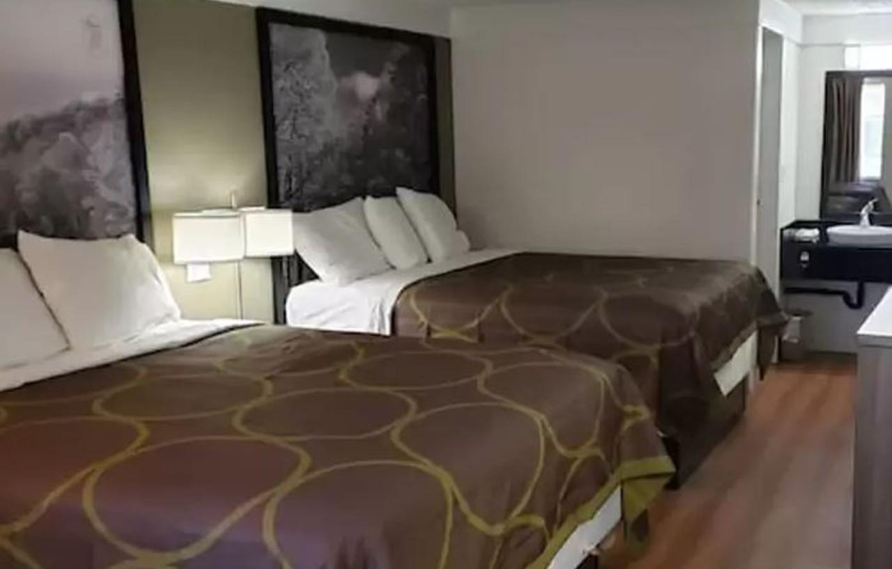 Super 8 By Wyndham Asheville/biltmore Hotel