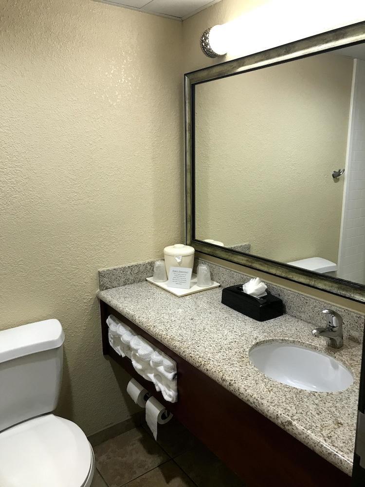 Hotel Comfort Outlet Center
