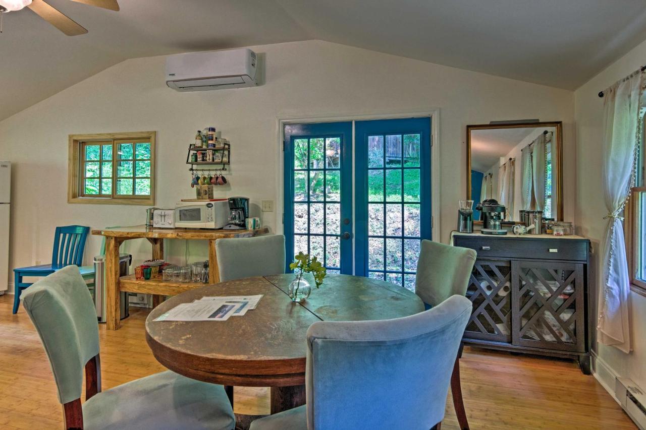 Holiday home Cozy And Charming Cabin 5 Mi To Downtown! *