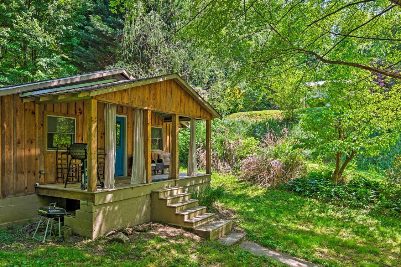Cozy And Charming Cabin 5 Mi To Downtown! Holiday home