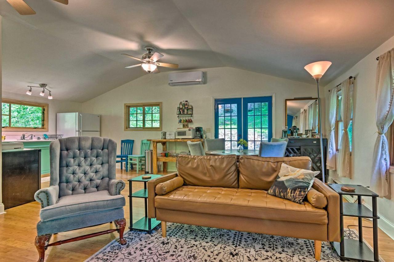 Cozy And Charming Cabin 5 Mi To Downtown! Holiday home Asheville