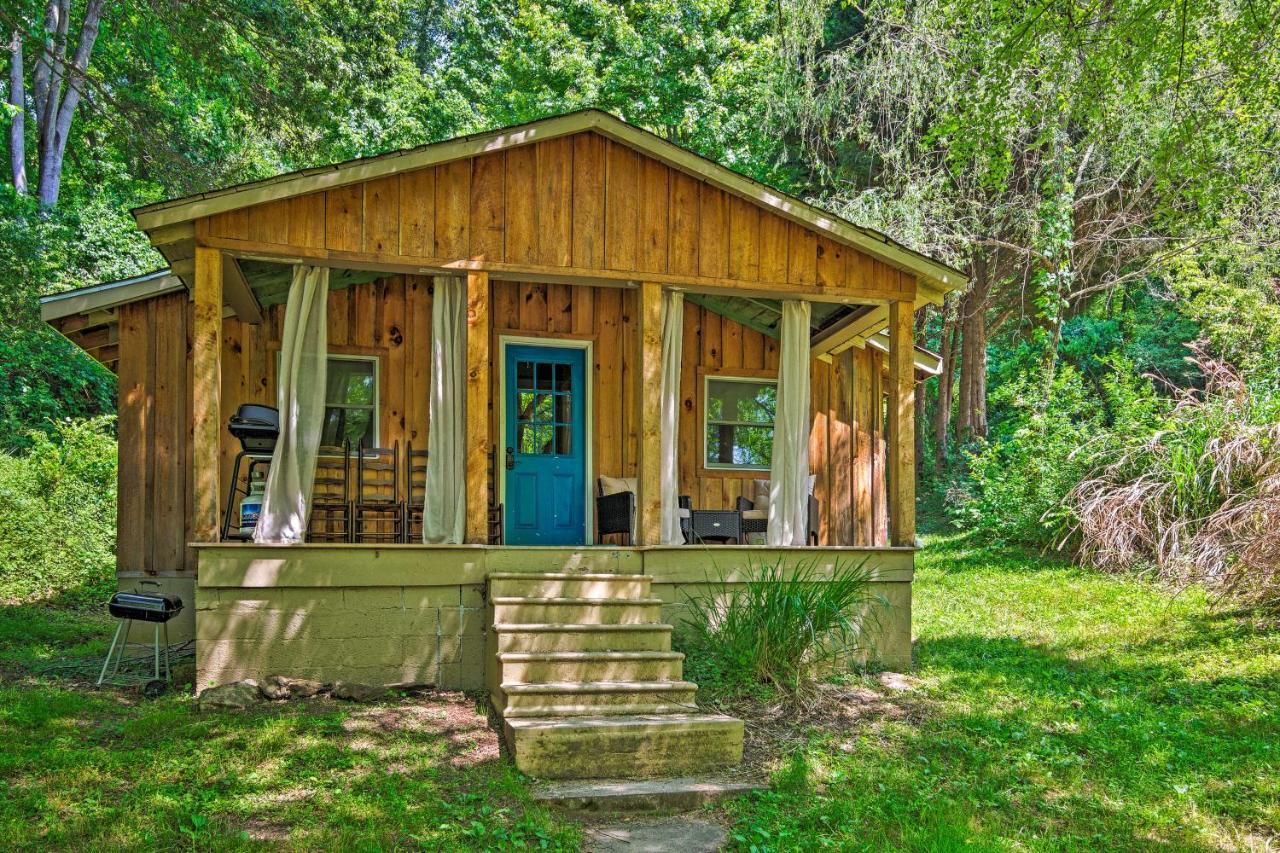Cozy And Charming Cabin 5 Mi To Downtown! Holiday home *