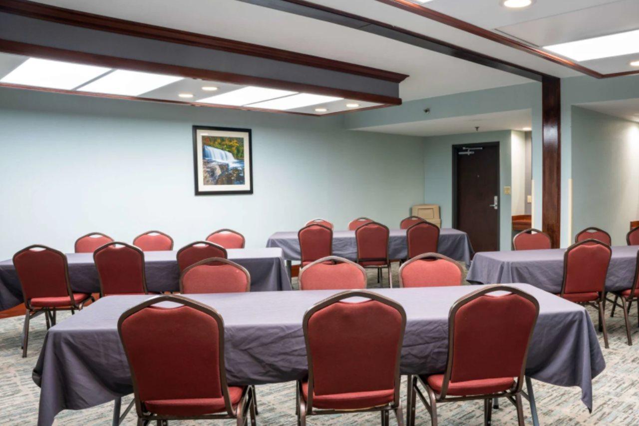 Hotel Comfort Outlet Center
