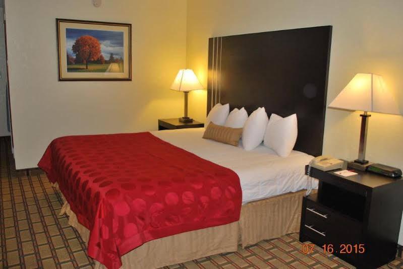 Hotel Ramada By Wyndham Southeast 2*