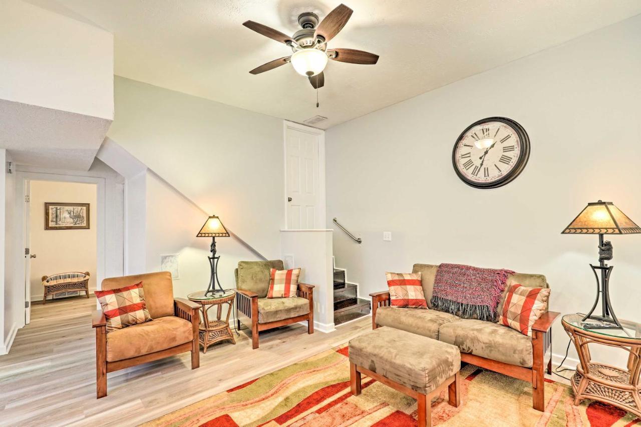 Apartment Mountain Getaway With Patio And Koi Pond!