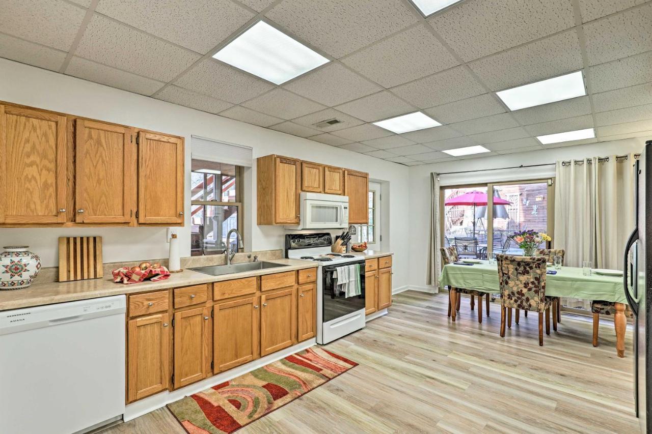 Mountain Getaway With Patio And Koi Pond! *