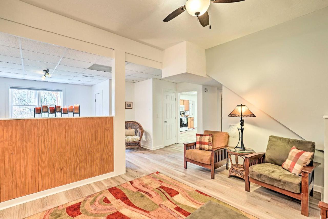 Apartment Mountain Getaway With Patio And Koi Pond! Asheville