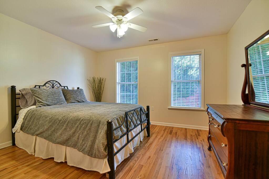 Gorgeous With Hot Tub Just 7 Miles To Downtown Asheville! *