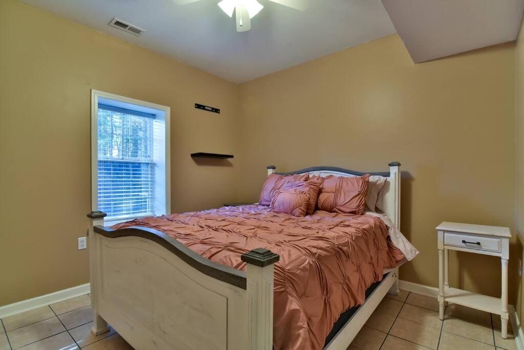 Gorgeous With Hot Tub Just 7 Miles To Downtown Asheville! Holiday home Asheville