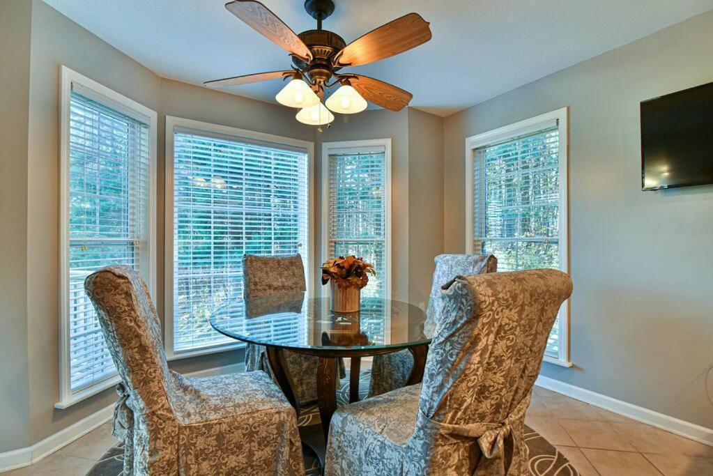 Gorgeous With Hot Tub Just 7 Miles To Downtown Asheville! * Asheville