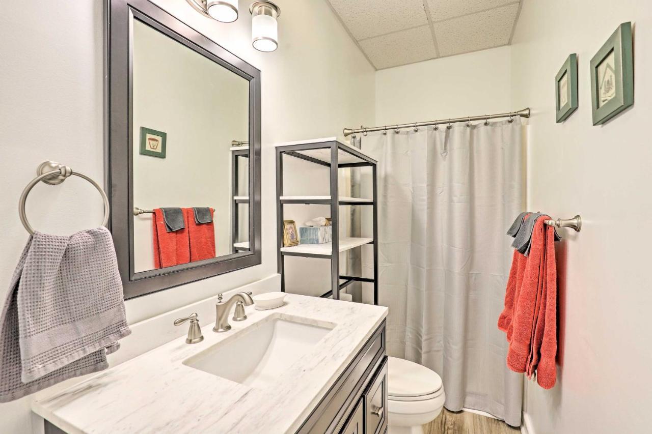 Apartment Mountain Getaway With Patio And Koi Pond!