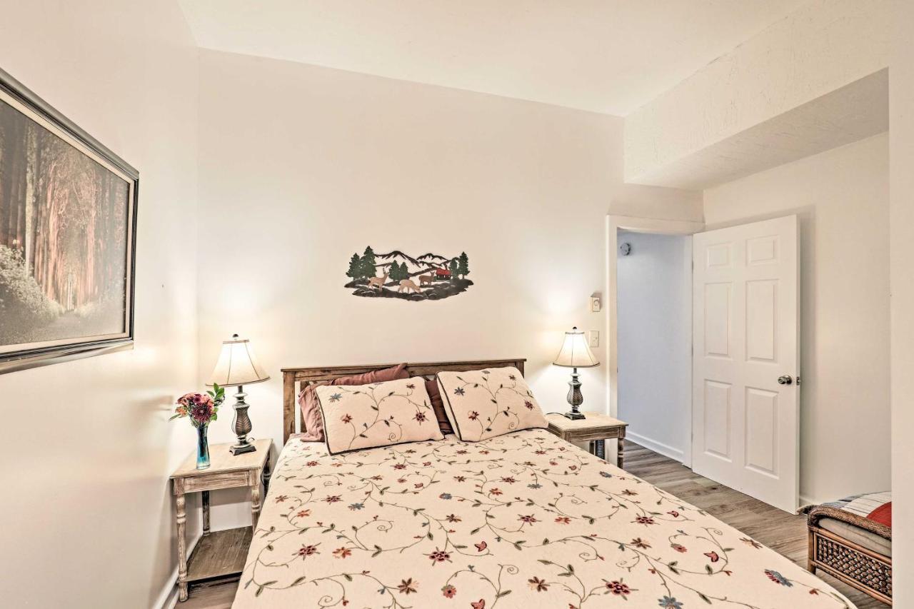 Apartment Mountain Getaway With Patio And Koi Pond!