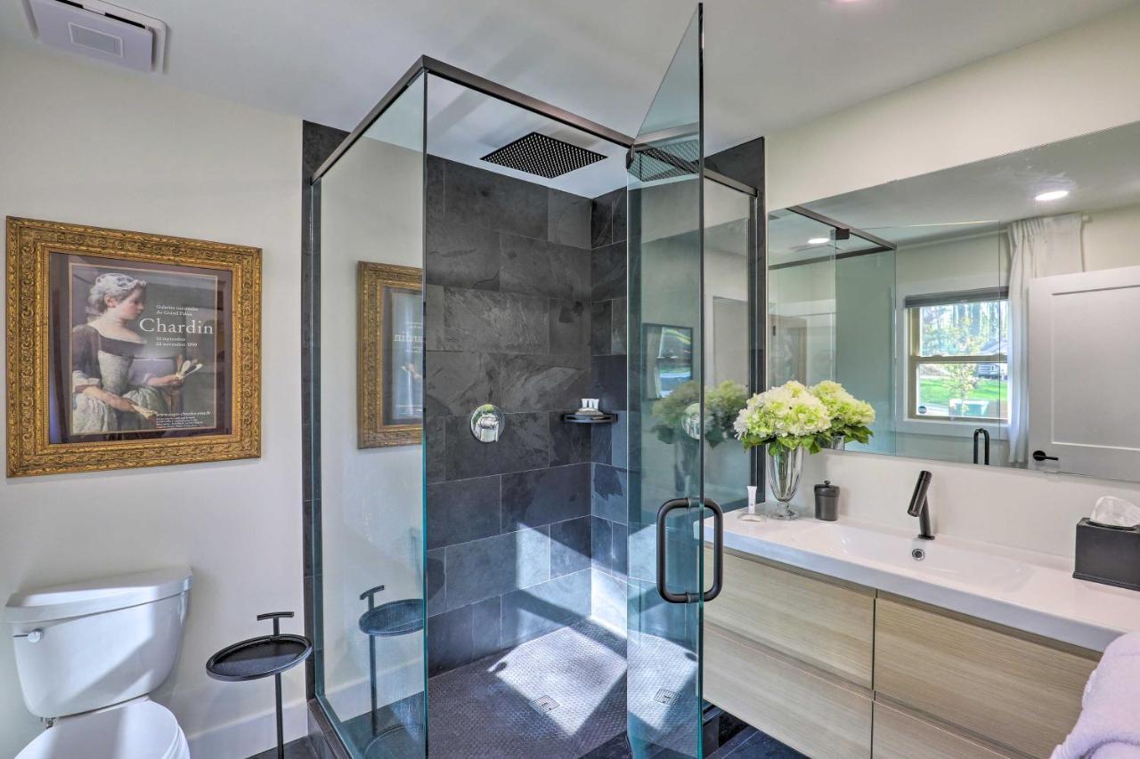 Modern With Hot Tub And Deck In Asheville! * Asheville