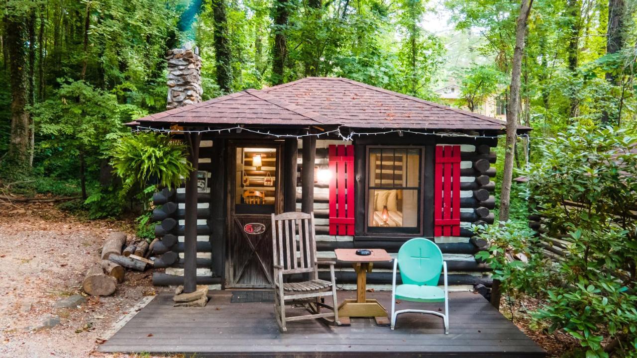 Lodge Log Motor Court