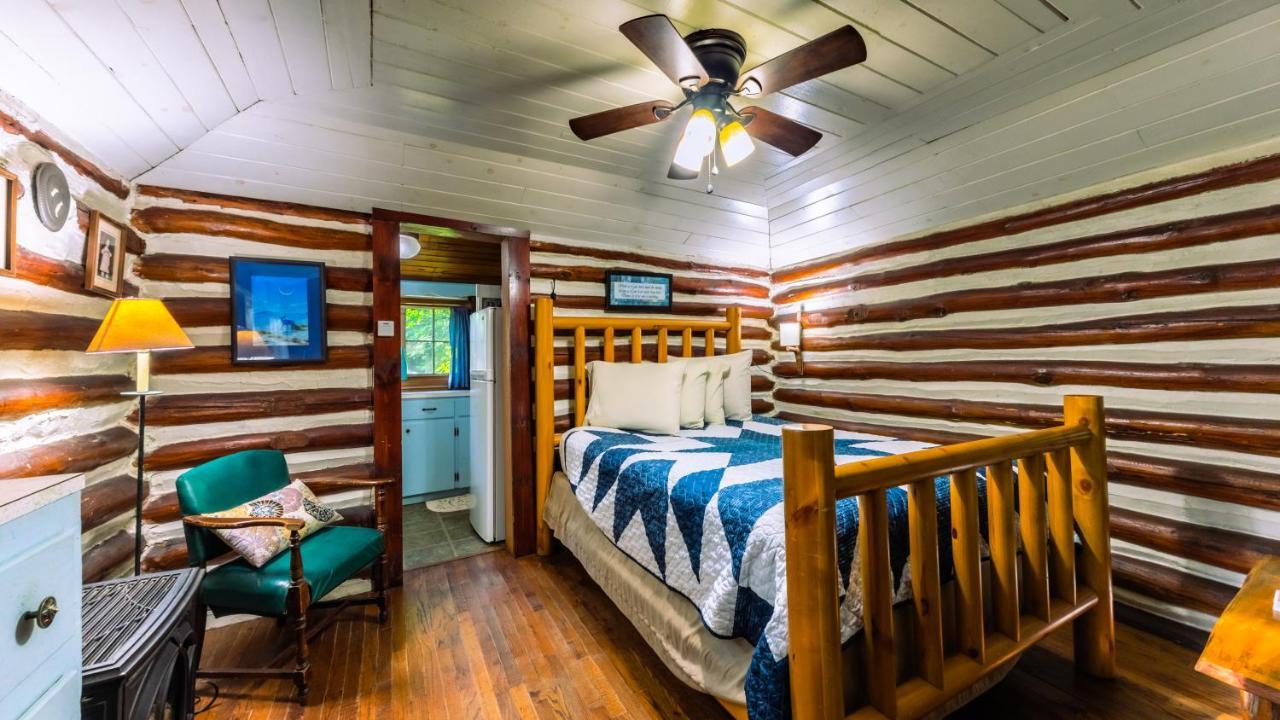Lodge Log Motor Court Asheville