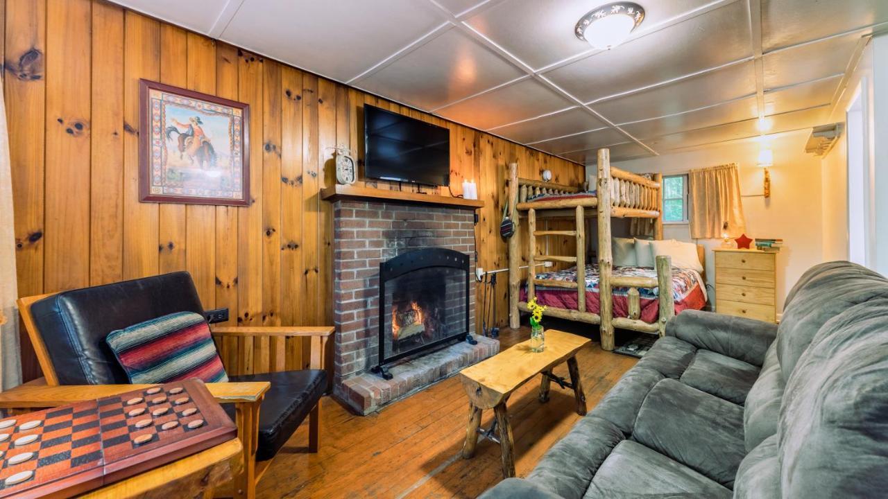 Log Motor Court Lodge Asheville