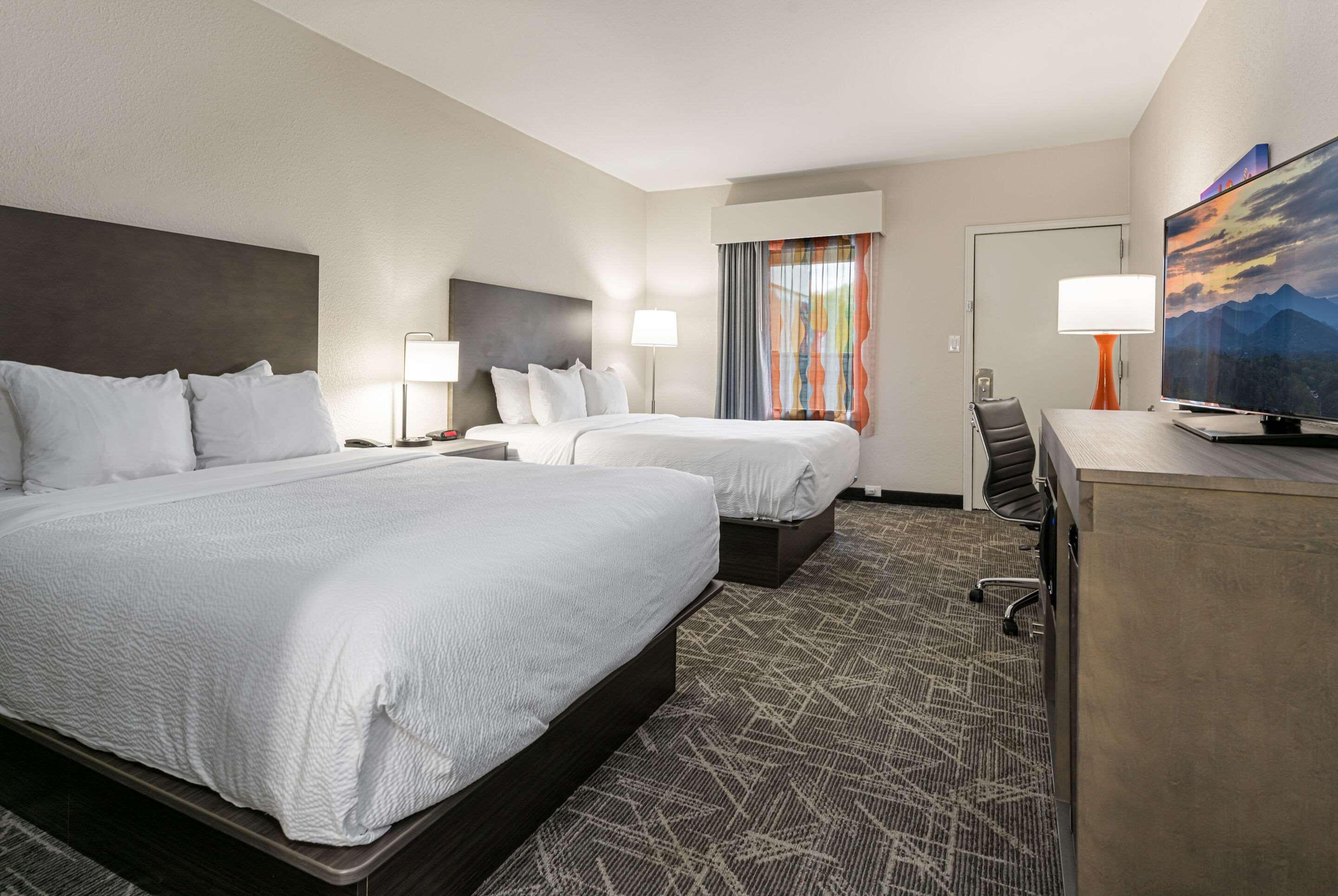 Quality Downtown Tunnel Rd Hotel 2*