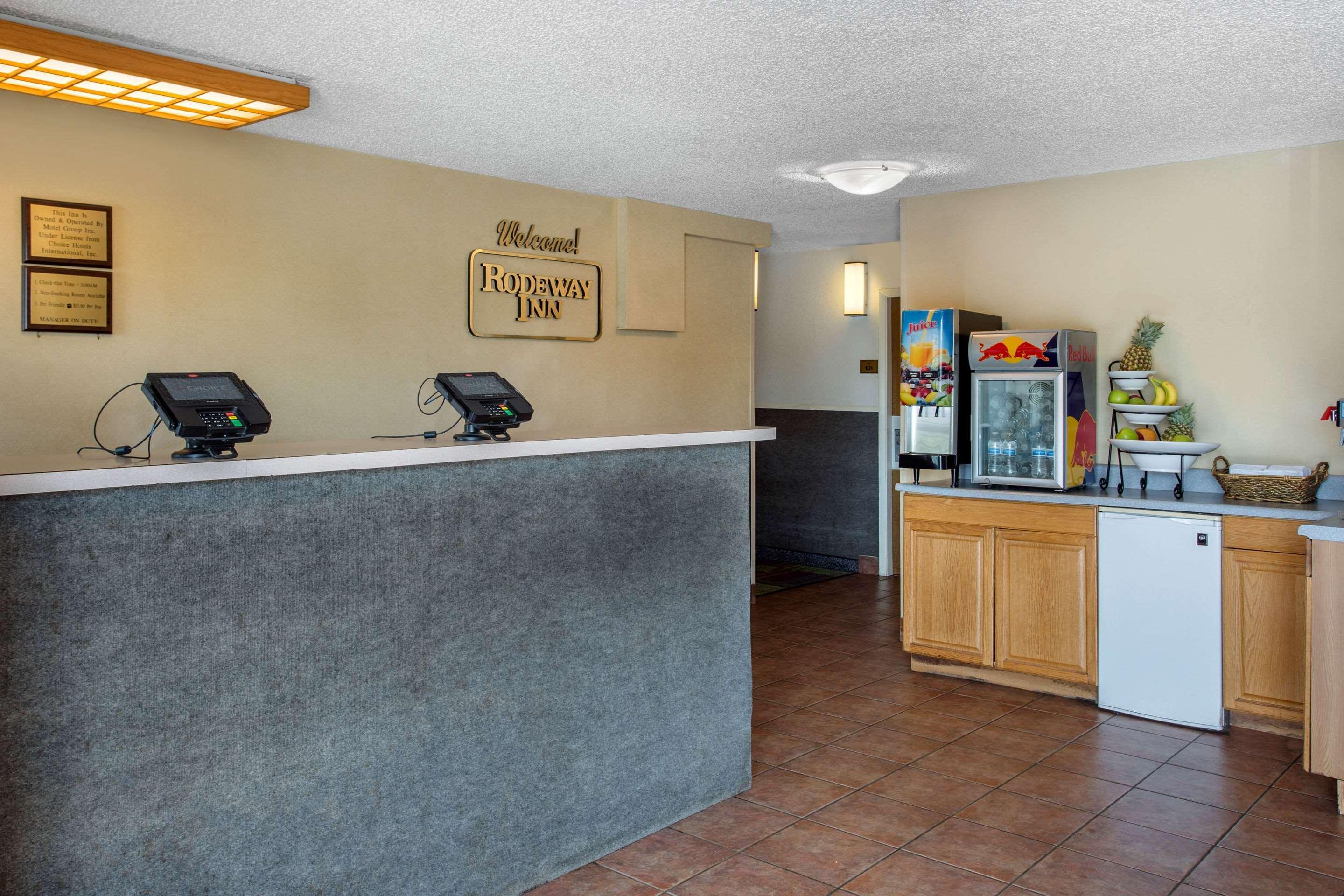 Rodeway Inn *