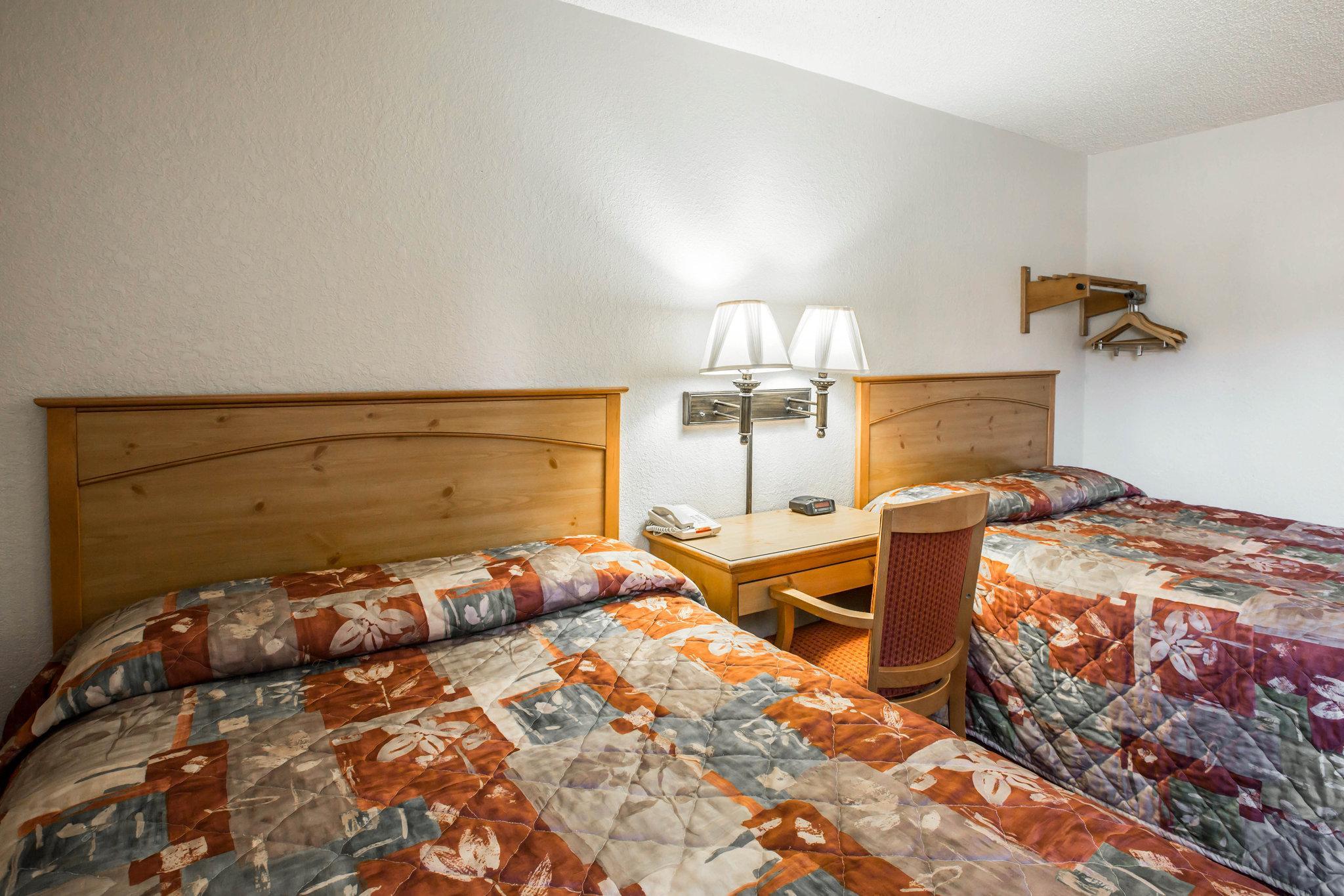 Rodeway Inn *