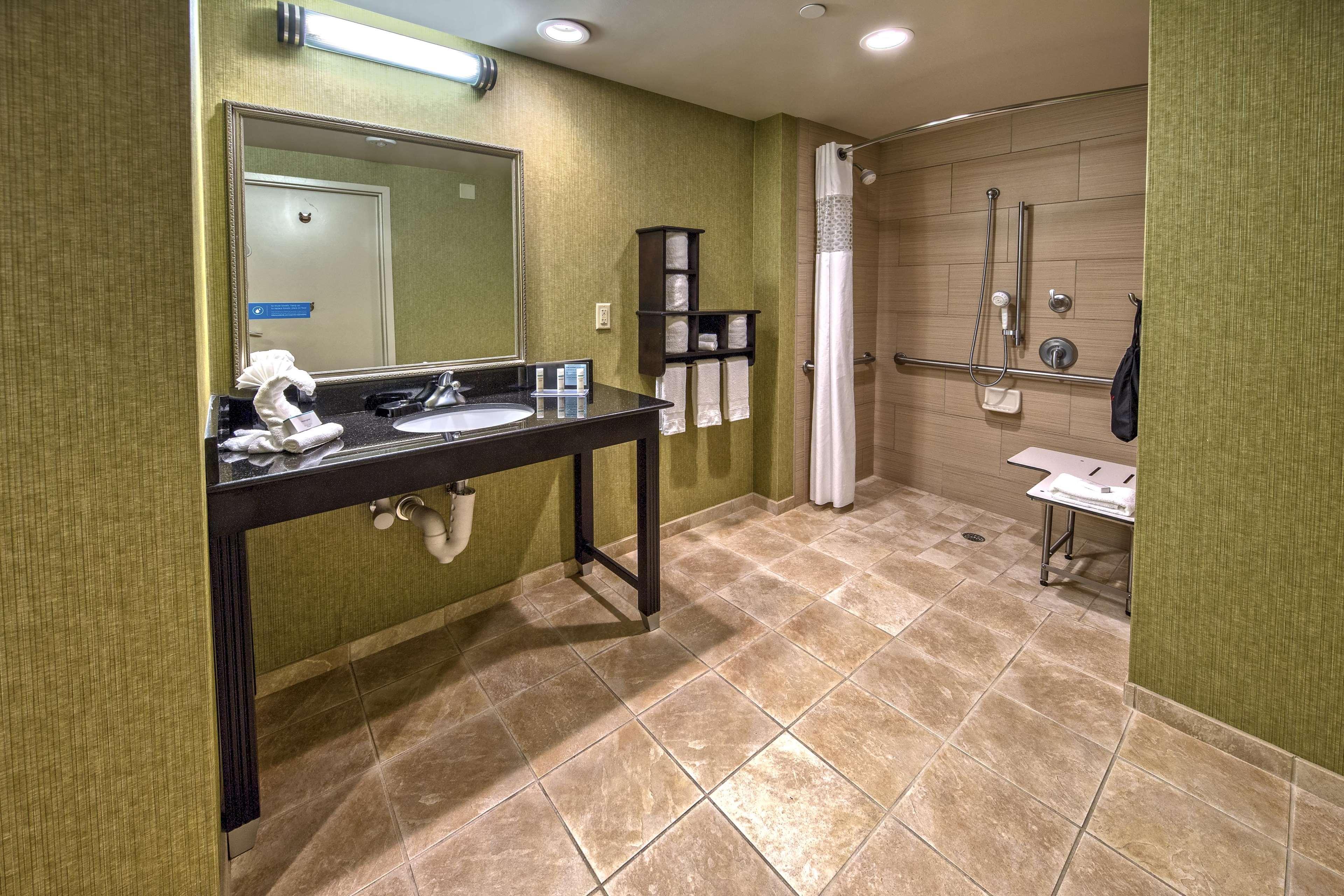 Hampton Asheville-tunnel Road Hotel 3*