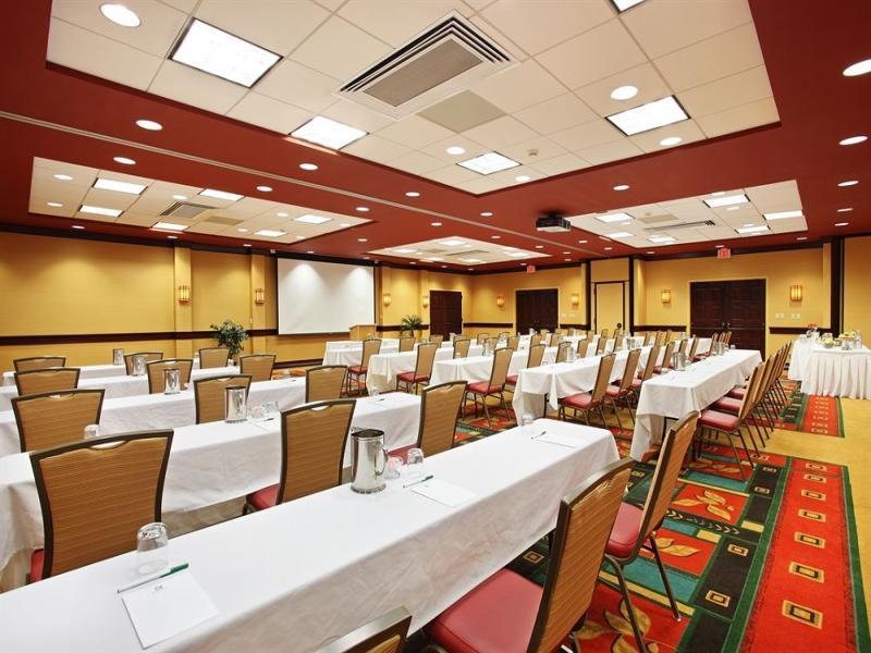 - Biltmore West By Ihg Hotel 3*