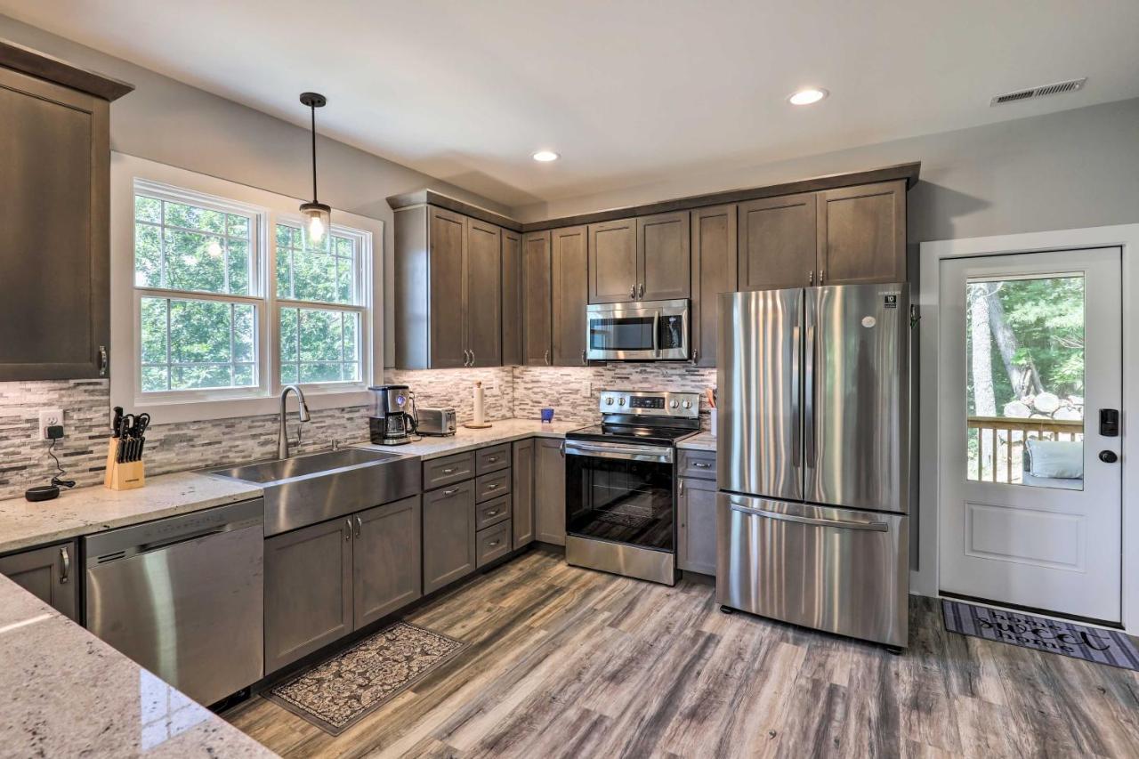Scenic Escape With Hot Tub, Mountain View! * Asheville