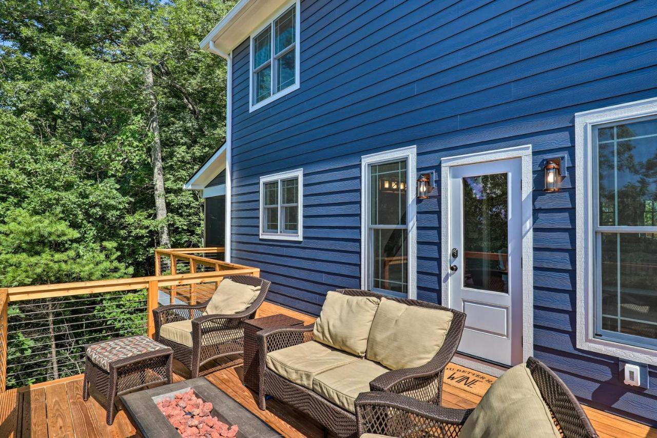 Scenic Escape With Hot Tub, Mountain View! Asheville