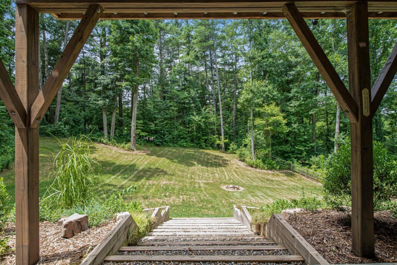 Holiday home Brand New 10 Min To Downtown And Private Hot Tub And Arcade Asheville