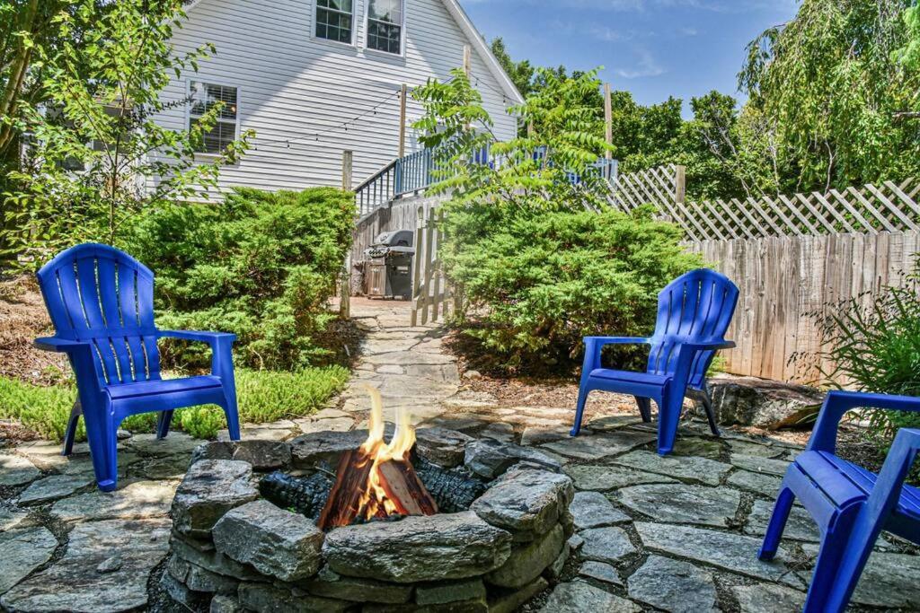 6 Miles To Downtown Asheville. Sleeps 5. * Asheville