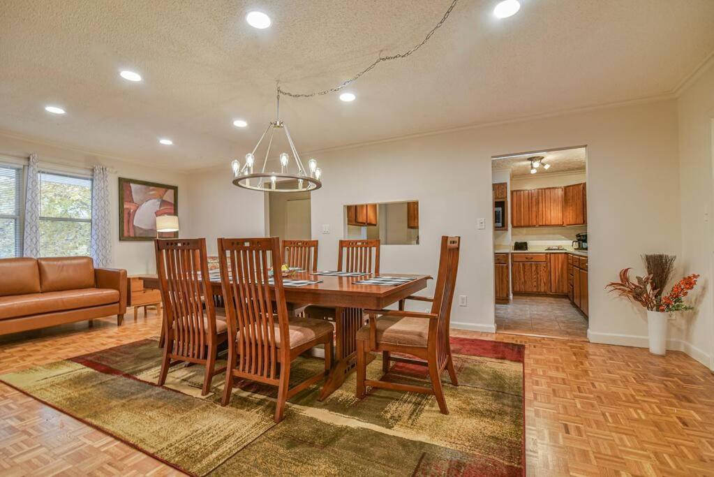 Hot Tub, Fire Pit, 12 Miles To Downtown *