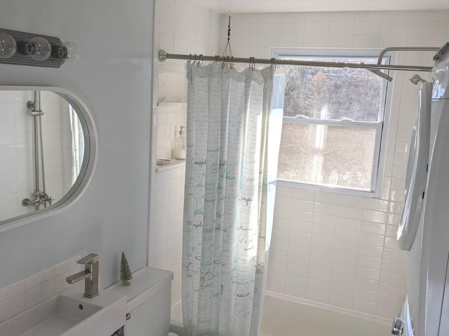 Holiday home Victory Garden 12 Min To Downtown With Fire Pit And