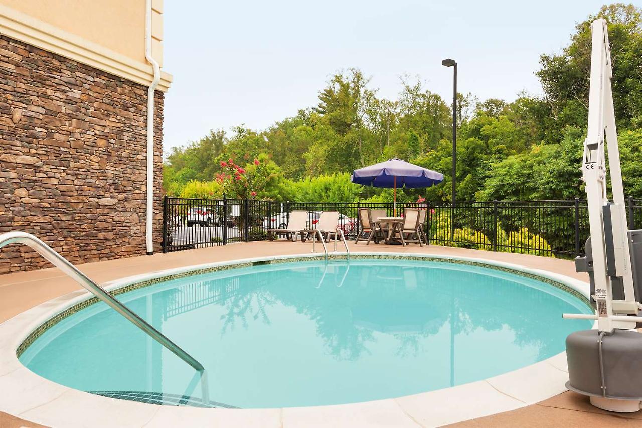 Country & By Radisson, West Near Biltmore Hotel Asheville